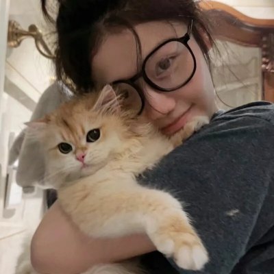 穿盔甲的少女